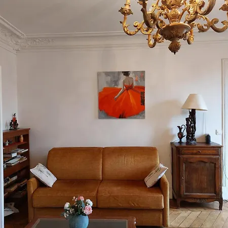 Chapelle 2 - Kp - Great F2 Perfect For 4 Guests - Lively Area Apartamento