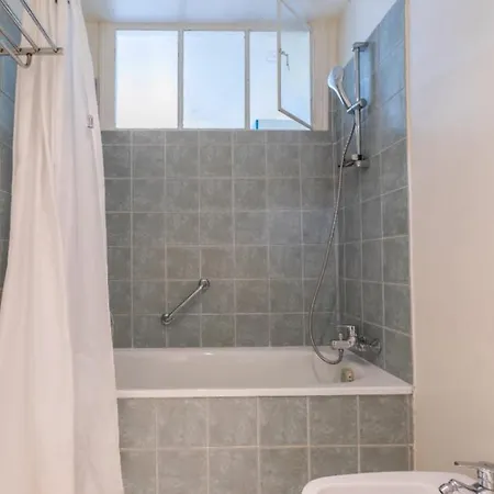Chapelle 2 - Ci - Great F2 Perfect For 4 Guests - Lively Area Apartment *