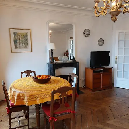 Chapelle 2 - Kp - Great F2 Perfect For 4 Guests - Lively Area * Paris